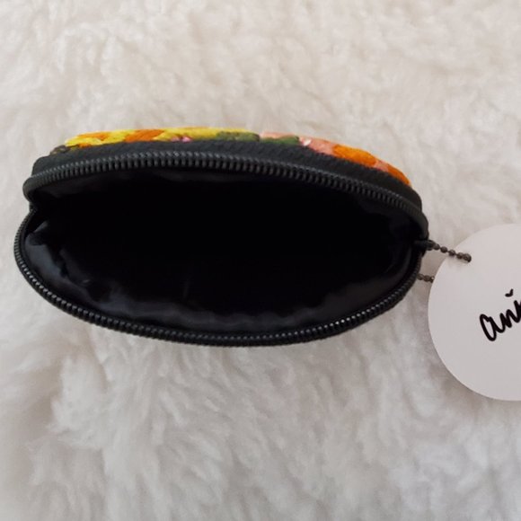 Small Coin Purse with Flowers - Guatemala - Picture 5 of 5